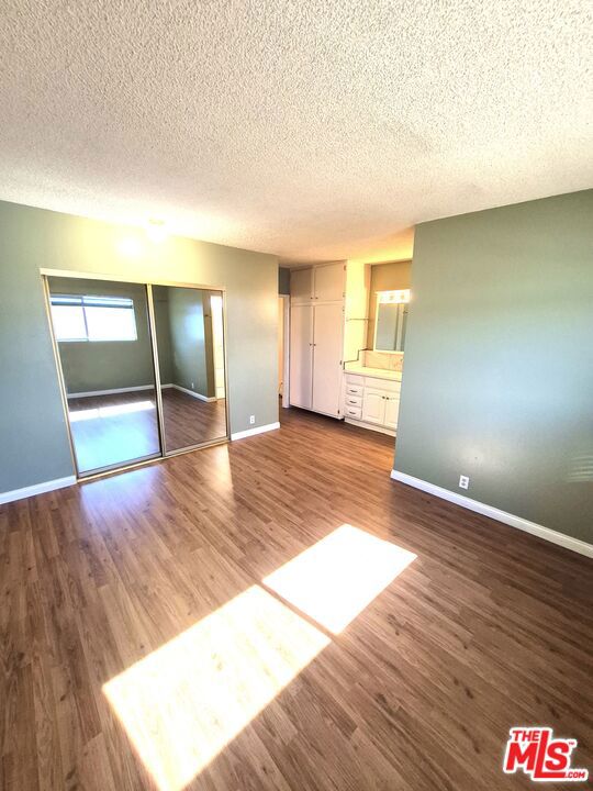 2501 W Redondo Beach Boulevard, Gardena CA: https://media.crmls.org/mediaz/8c519f42-283f-441a-b3ac-d36d02b8b005.jpg