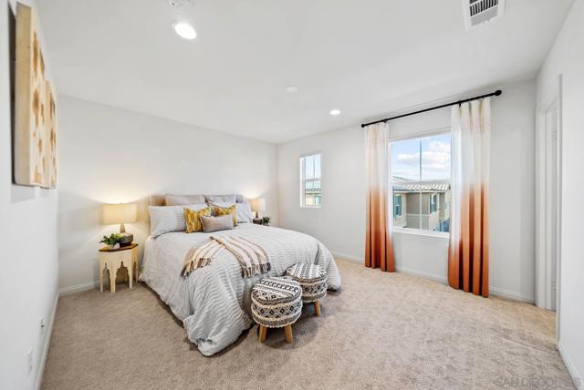 3135 Linwood St, Vista CA: https://media.crmls.org/mediaz/8c527bb3-3a6c-4373-94df-a2dc3c185395.jpg