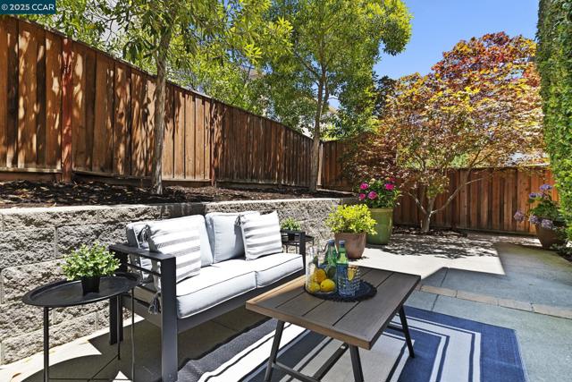 1560 Craiglee Way, San Ramon CA: https://media.crmls.org/mediaz/8c52c605-5697-4853-b589-abe9051623df.jpg