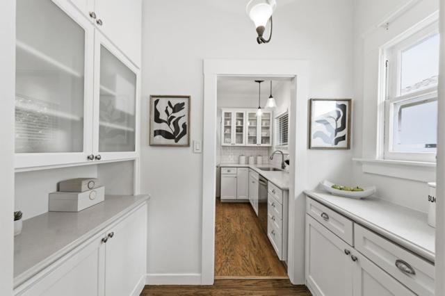 439 Wisnom Avenue, San Mateo CA: https://media.crmls.org/mediaz/8c52dadb-529c-4fde-9ac6-8b84989c5bd3.jpg