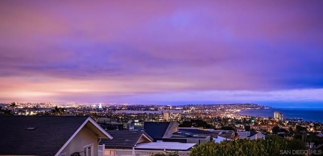 5560 Moonlight Lane, La Jolla CA: https://media.crmls.org/mediaz/8c530204-463a-40fa-b985-e504c3c3c949.jpg