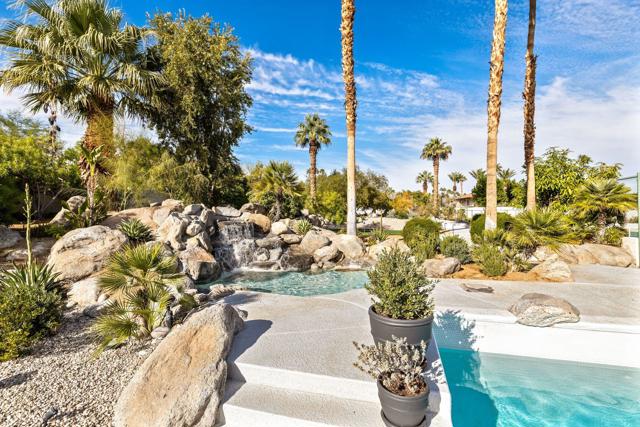 594 W Stevens Road, Palm Springs CA: https://media.crmls.org/mediaz/8c53d737-a95e-437c-a277-3ee211eb89c1.jpg