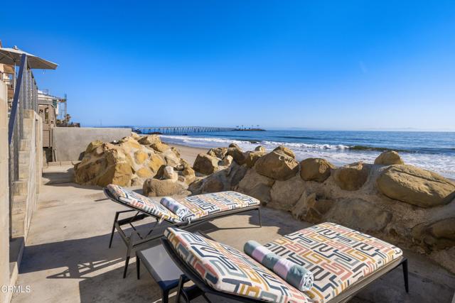 6768 Breakers Way, Ventura CA: https://media.crmls.org/mediaz/8c54b073-af97-4744-bbf3-e9a53a884ccb.jpg
