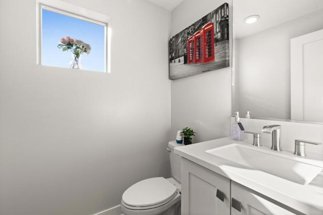 202 Keeper, Irvine CA: https://media.crmls.org/mediaz/8c55176e-a4f3-4896-b69b-40e2adcdddea.jpg