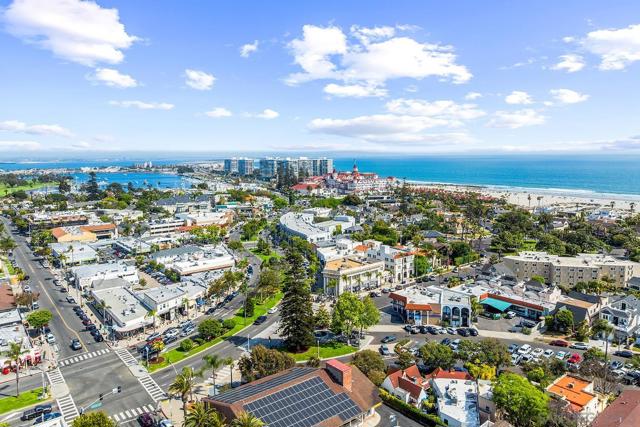 924 D Avenue, Coronado CA: https://media.crmls.org/mediaz/8c567221-3da1-49fc-a521-61f8228cd414.jpg