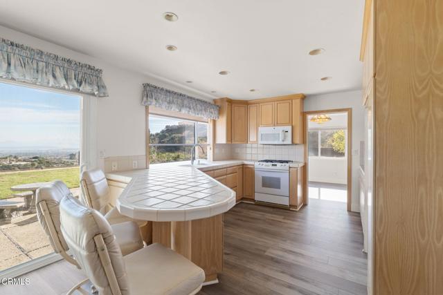 Detail Gallery Image 19 of 56 For 1020 via Cielito, Ventura,  CA 93003 - 4 Beds | 3 Baths