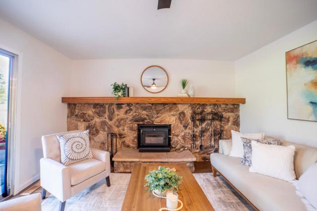 4652 Fairway Drive, Rohnert Park CA: https://media.crmls.org/mediaz/8c569c7a-194b-4594-9396-d56acac13cba.jpg