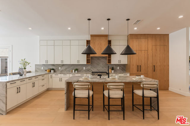 5110 Orange Place, Los Angeles CA: https://media.crmls.org/mediaz/8c5711ae-9e0e-4a50-aef1-c51d8ba15a43.jpg