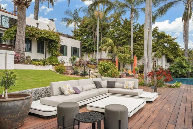 308 Sunset Drive, Encinitas CA: https://media.crmls.org/mediaz/8c574916-e6a1-463a-ba23-4004d18dfe2a.jpg