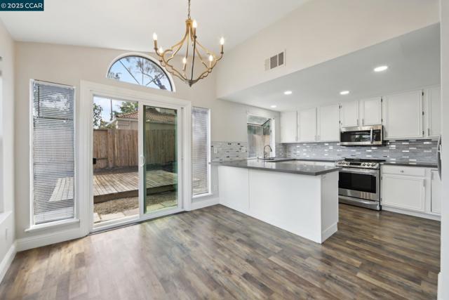 4464 Pampas Cir, Antioch CA: https://media.crmls.org/mediaz/8c57b69d-2b41-4a08-bbfc-d3b0874b81d2.jpg