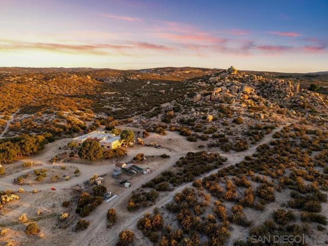40760 Old Highway 80, Boulevard CA: https://media.crmls.org/mediaz/8c580795-2298-4c25-a7c9-62a82aac6167.jpg