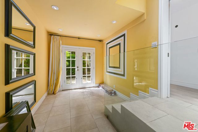 9053 Elevado Street, West Hollywood CA: https://media.crmls.org/mediaz/8c587f72-f9b4-4e67-82b3-d9c517593485.jpg