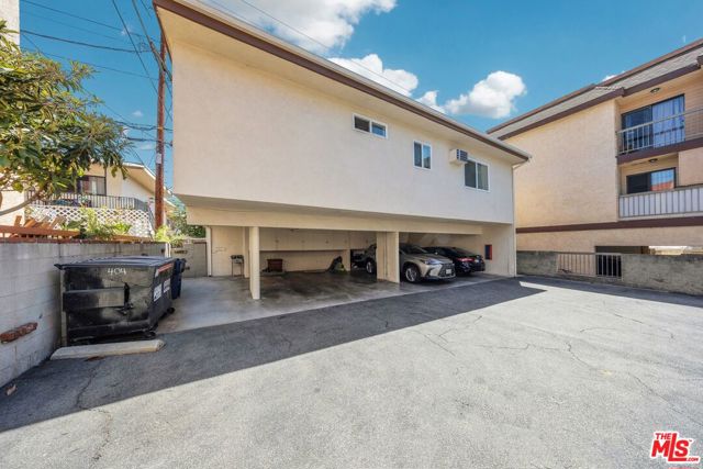 404 Porter Street, Glendale CA: https://media.crmls.org/mediaz/8c58d7b3-aa5f-4633-a1f9-1ea0e2dd86a4.jpg