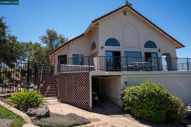 643 Old Course Ct, Valley Springs CA: https://media.crmls.org/mediaz/8c590c37-3697-46cd-a07c-7381cd47f23f.jpg