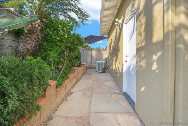 2361 porch swing st, Chula Vista CA: https://media.crmls.org/mediaz/8c595363-7895-4857-b574-ce95d014bd7d.jpg