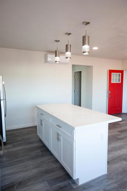 Image 2 of 40 For 1417 Grove Ave  4