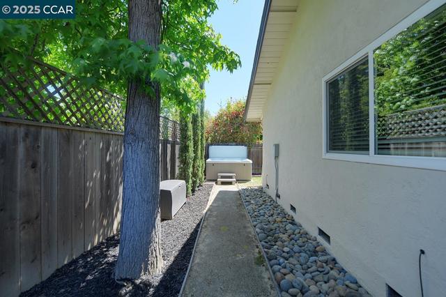 387 ODIN PLACE, Pleasant Hill CA: https://media.crmls.org/mediaz/8c5a4fea-8083-4653-9b79-fda840e2da00.jpg
