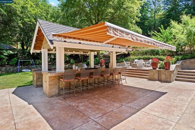 2140 Hidden Oak Dr, Danville CA: https://media.crmls.org/mediaz/8c5b6883-0665-4021-8b71-baa1f352f085.jpg