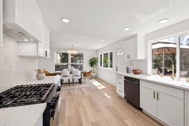 Detail Gallery Image 11 of 44 For 1711 Alhudson Dr, Escondido,  CA 92029 - 4 Beds | 2/1 Baths