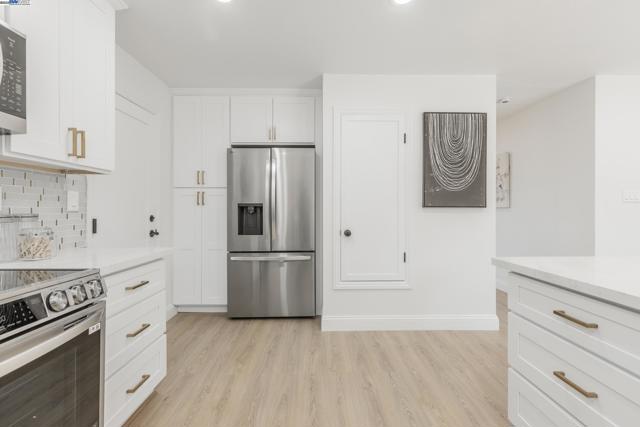 766 Joyce St, Livermore CA: https://media.crmls.org/mediaz/8c5d1740-9f52-47c1-b62b-94aec3737df1.jpg