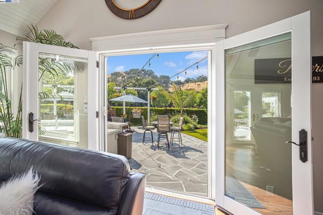 91 RED CYPRESS CT, Danville CA: https://media.crmls.org/mediaz/8c5d59e8-d114-4fba-b8a9-8459057de9ae.jpg