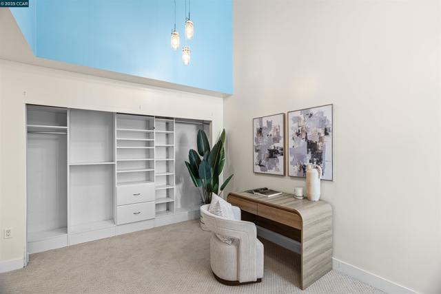 311 Oak St, Oakland CA: https://media.crmls.org/mediaz/8c5dff69-8034-4af5-9dbd-800586ce88d4.jpg