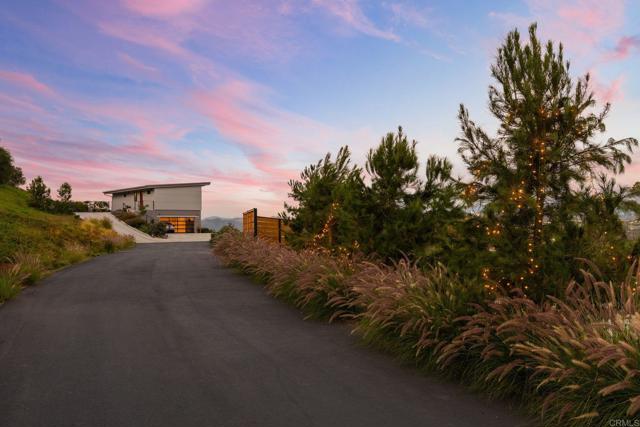 Detail Gallery Image 17 of 75 For 6937 Kellyn Ln, Vista,  CA 92084 - 4 Beds | 4/1 Baths