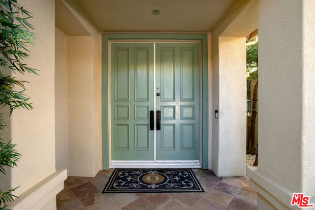 16724 Calle Arbolada, Pacific Palisades CA: https://media.crmls.org/mediaz/8c5f159d-6d92-45ec-b250-167deefc36dd.jpg
