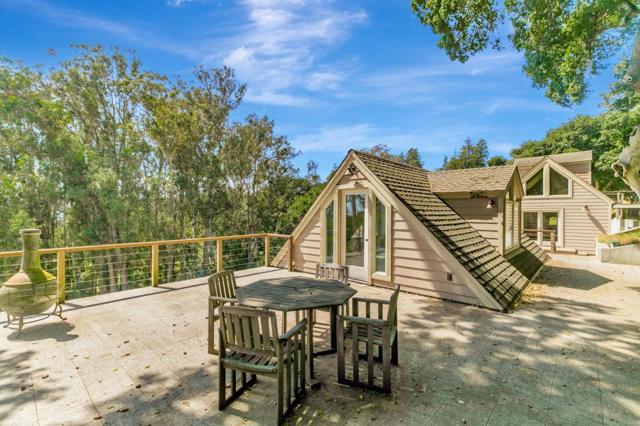 411 Hecker Pass Road, Watsonville CA: https://media.crmls.org/mediaz/8c5f5851-3a6f-4b63-97ec-a1f235c730c6.jpg