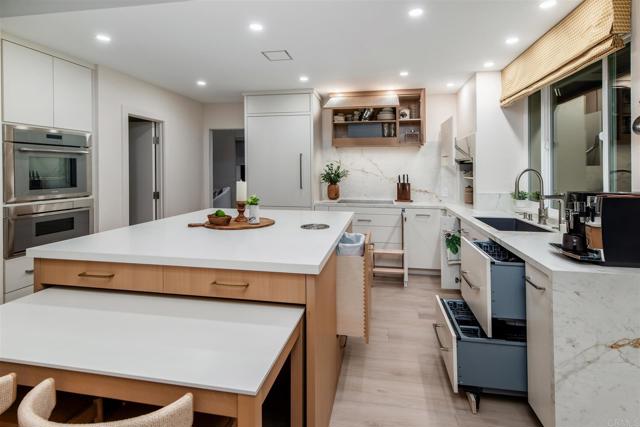 Detail Gallery Image 15 of 66 For 2955 Avendia Valera, Carlsbad,  CA 92009 - 5 Beds | 3 Baths