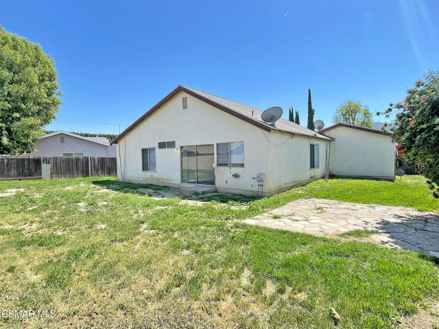 2373 Bryson Place, Simi Valley CA: https://media.crmls.org/mediaz/8c5f956a-3c8a-4261-a49a-cfed0e65fea7.jpg