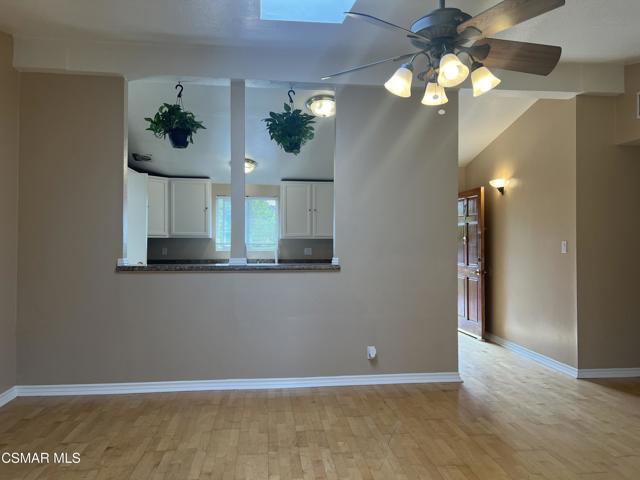 731 Tudor Circle, Thousand Oaks CA: https://media.crmls.org/mediaz/8c60fa0b-e014-4a27-83c1-43df6a274c62.jpg