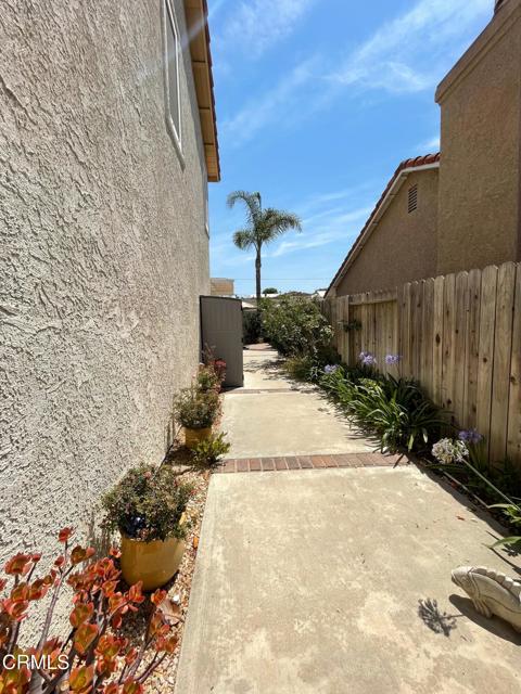 4806 Elderberry Avenue, Moorpark CA: https://media.crmls.org/mediaz/8c614d17-25df-47b4-8c35-dffc6357cbcd.jpg
