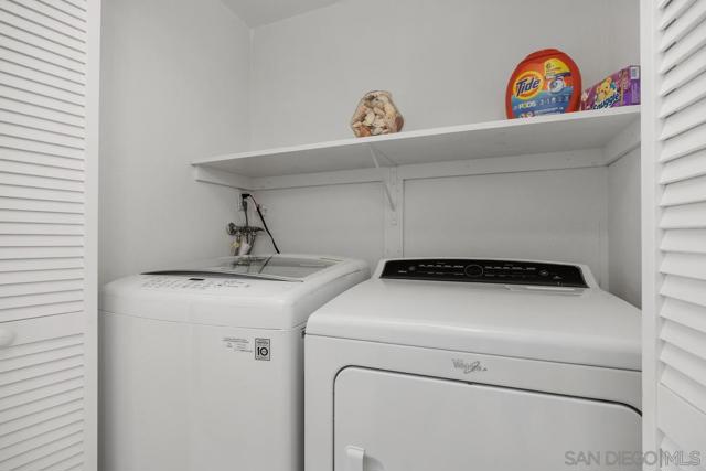 12991 Caminito Bodega, Del Mar CA: https://media.crmls.org/mediaz/8c62d7aa-f59b-4caf-ac9d-3c1ba93b4fc0.jpg