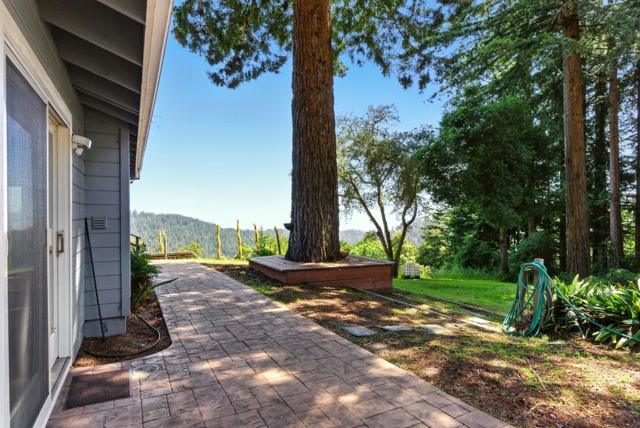 132 Pax Place Court, Aptos CA: https://media.crmls.org/mediaz/8c631500-b3b6-4ae6-a473-27b413b45544.jpg