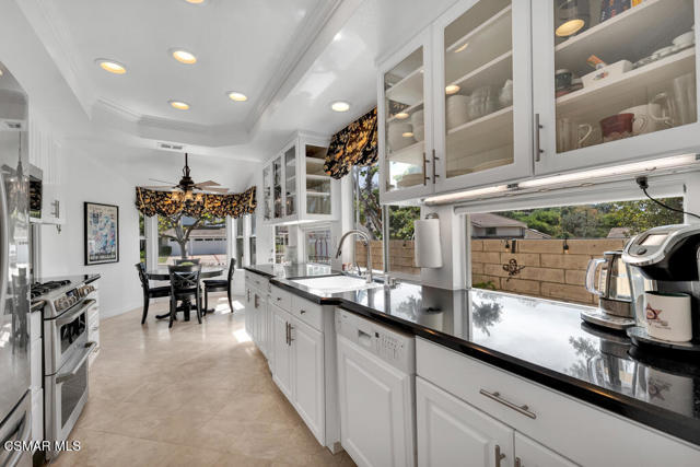 13101 Thomasville Court, Moorpark CA: https://media.crmls.org/mediaz/8c632100-bb7b-4abf-8dcc-3adad8242083.jpg