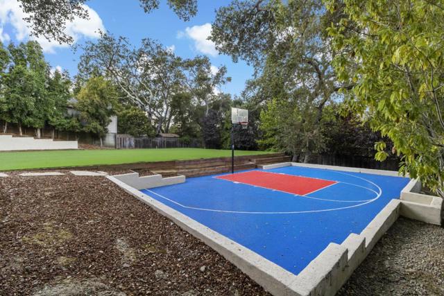 303 Lakeview Way, Redwood City CA: https://media.crmls.org/mediaz/8c63762e-6bbb-4799-af12-df321f5050fa.jpg