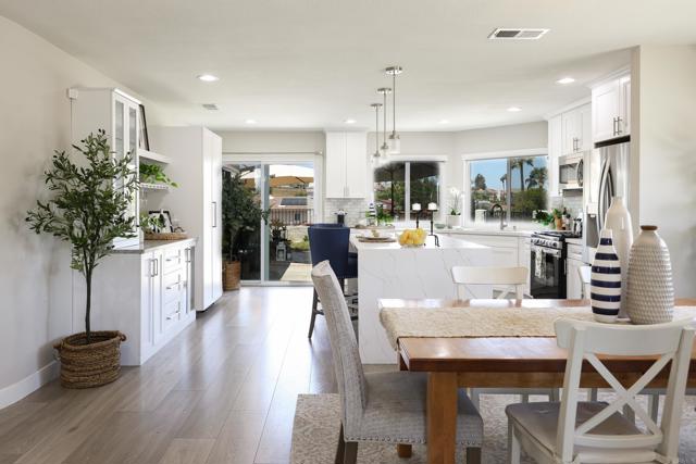 Detail Gallery Image 19 of 73 For 13356 Corte De Chucena, San Diego,  CA 92128 - 3 Beds | 2 Baths