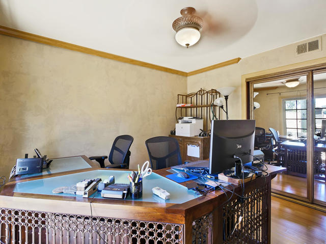 606 Calle Mirador, Oak Park CA: https://media.crmls.org/mediaz/8c64f06f-a578-4b24-989f-4554bc64193b.jpg