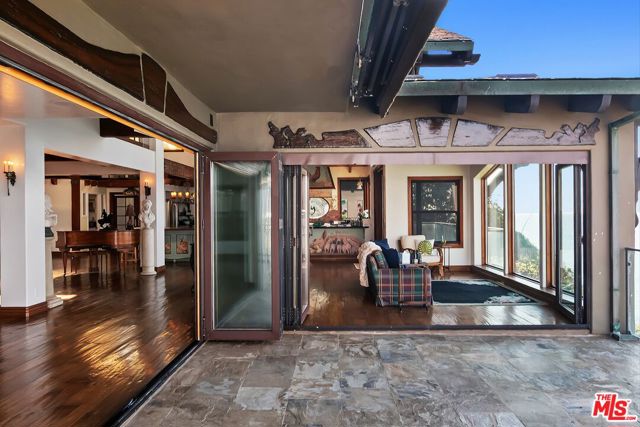 7007 Birdview Avenue, Malibu CA: https://media.crmls.org/mediaz/8c64fbc2-5c91-42cd-952c-35d6c17bd0a1.jpg