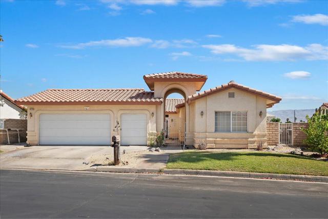 82210 Vandenberg Drive, Indio CA: https://media.crmls.org/mediaz/8c6775ba-4c3e-418d-9438-9f9b622e8178.jpg