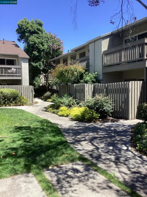 2560 WALNUT BLVD., Walnut Creek, California 94596, 1 Bedroom Bedrooms, ,1 BathroomBathrooms,Condominium,For Sale,WALNUT BLVD.,41068689