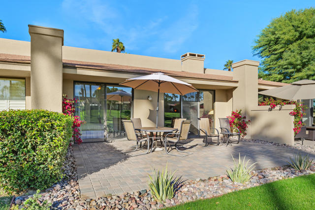 76495 Daffodil Drive, Palm Desert CA: https://media.crmls.org/mediaz/8c6a3b9d-4b89-4e39-b6a6-6f5188e20eb3.jpg
