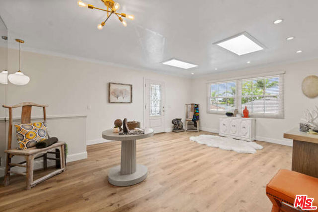 16951 Canyon Lane, Huntington Beach CA: https://media.crmls.org/mediaz/8c6d8d13-815c-4e51-bf8f-7303c0c968f9.jpg