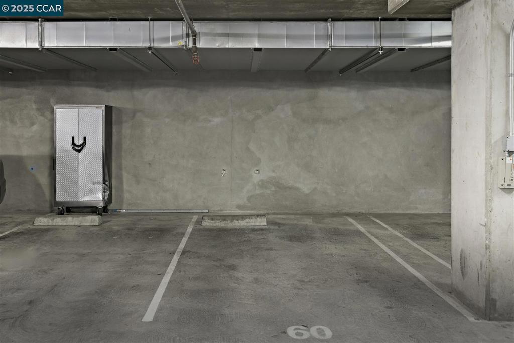 https://media.crmls.org/mediaz/8c6da391-ba77-4792-83fd-8b82ce67458e.jpg?preset=X-Large