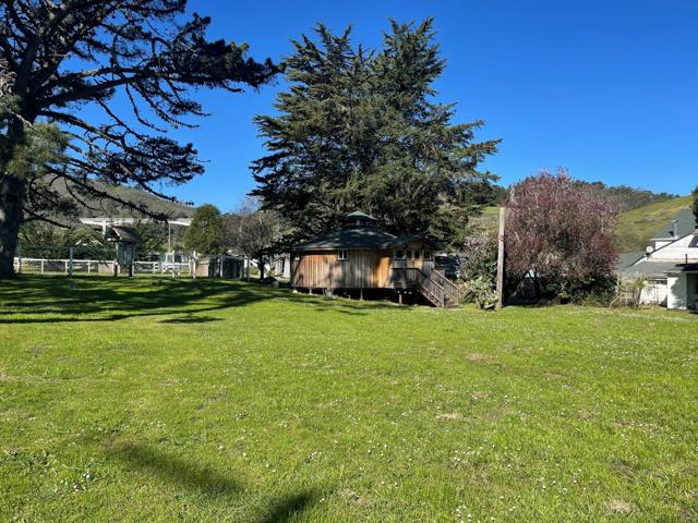 100 Shamrock Ranch Road, Pacifica CA: https://media.crmls.org/mediaz/8c6de5b4-86c0-4bc7-b92d-e812a0527868.jpg