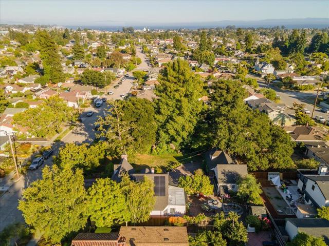 503 Van Ness Avenue, Santa Cruz CA: https://media.crmls.org/mediaz/8c6df159-127f-4b70-bf52-49a71ffa60ad.jpg
