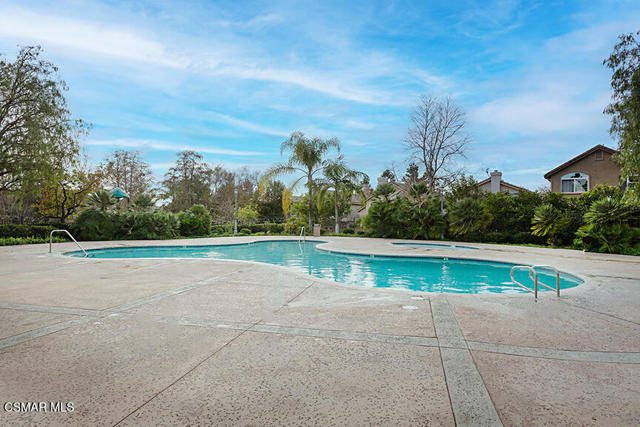3206 Clarita Court, Thousand Oaks CA: https://media.crmls.org/mediaz/8c6f2115-dbf2-45b1-9d4b-a725551c6358.jpg
