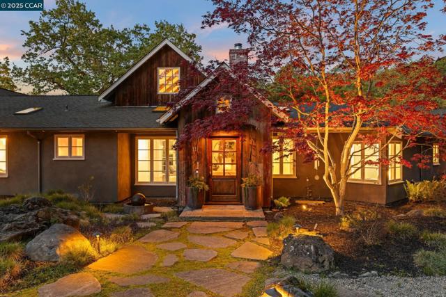 15 Cascade Ln, Orinda CA: https://media.crmls.org/mediaz/8c6f7dbc-9f64-40a0-bc37-78ec1f694976.jpg