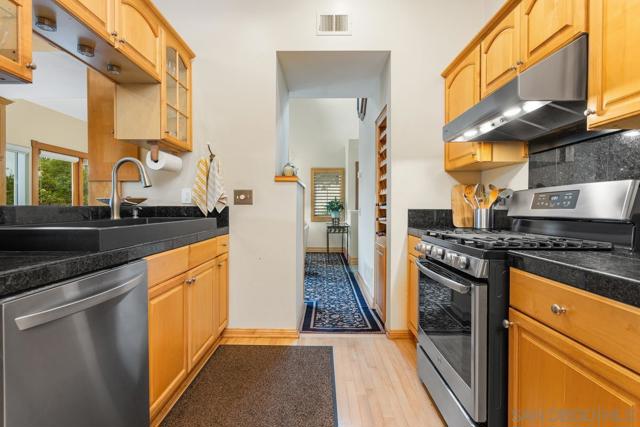 457 Arden Drive, Encinitas CA: https://media.crmls.org/mediaz/8c6fa462-9c82-472a-a916-b3081e1f79c0.jpg